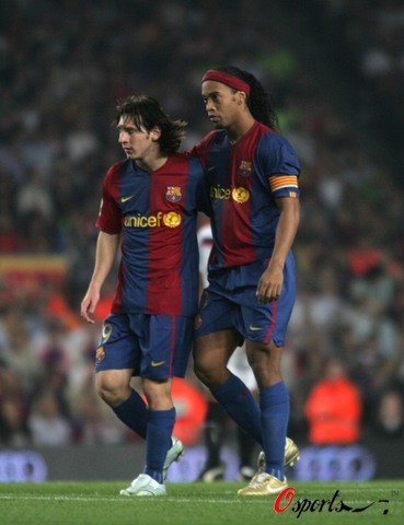 因素共同作 因素共同作